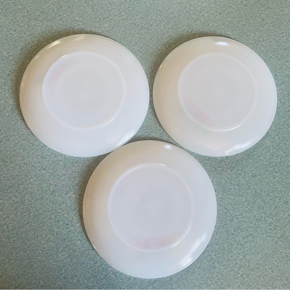 Fire-King Tulips Vintage Saucers - Picture 5 of 9